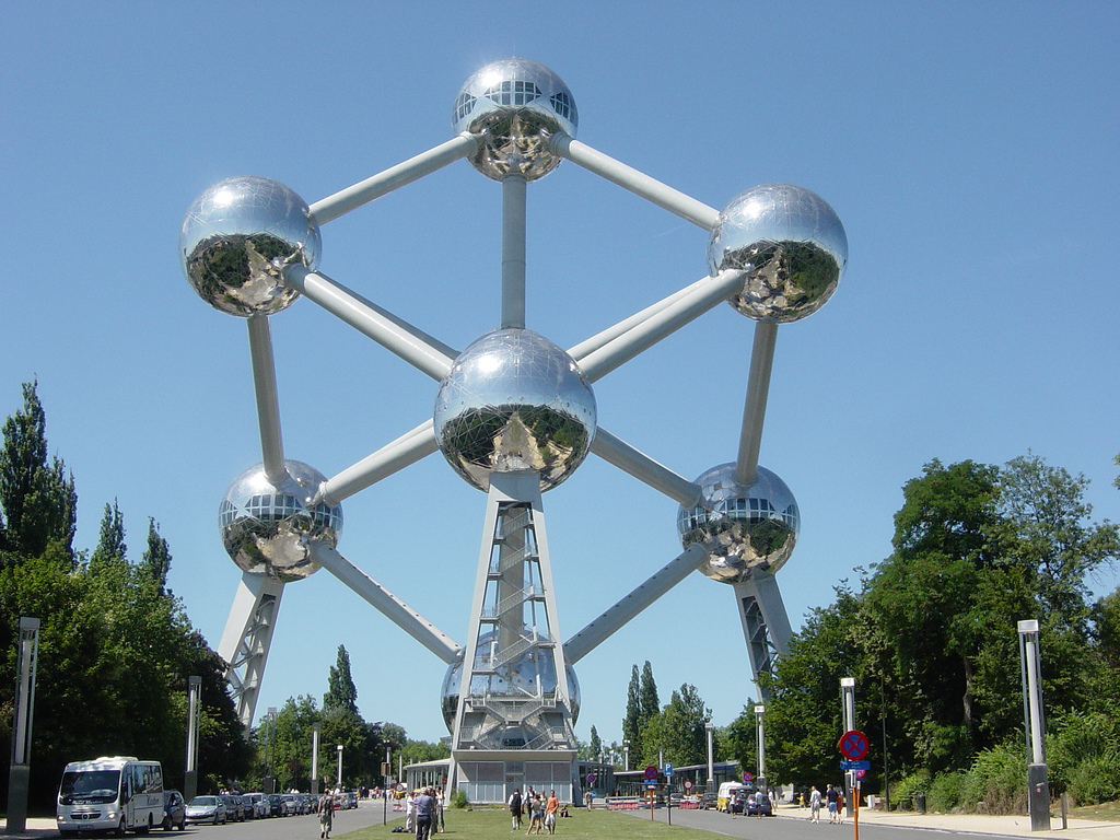 2. atomium