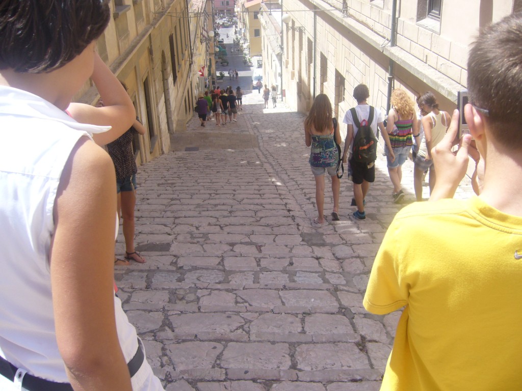 Typické úzke uličky, po ktorých sa tiahli malé obchodíky a kaviarne