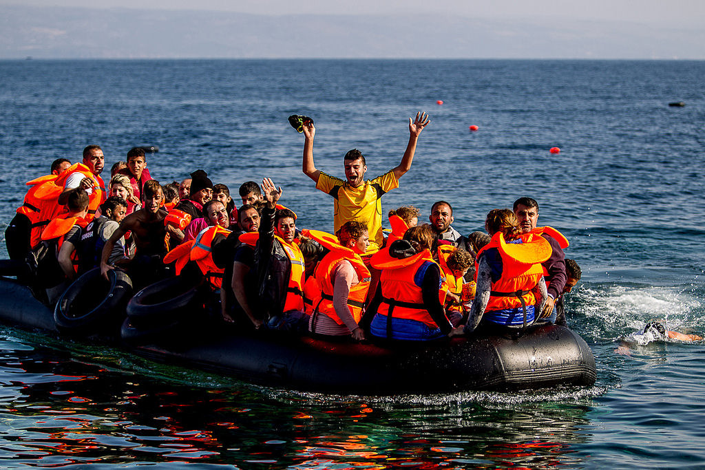Na takýchto člnoch sa plavia imigranti po Egejskom mori.