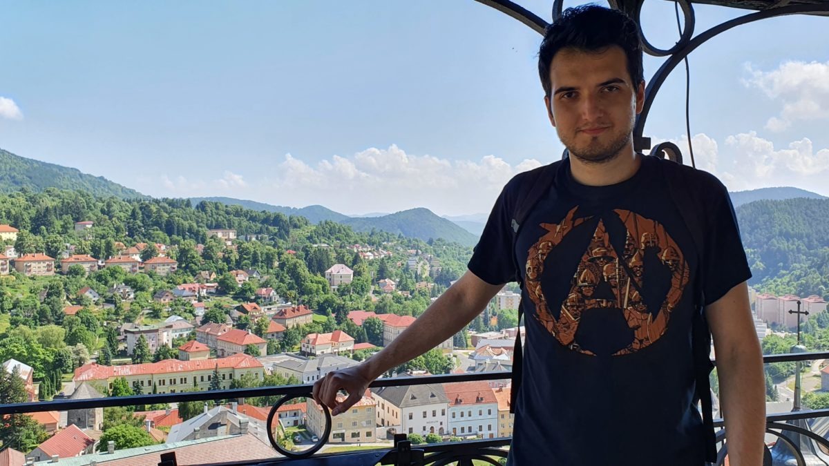 Absolvent FMK: Pracovať pre herný portál neznamená hrať sa a dostávať za to zaplatené