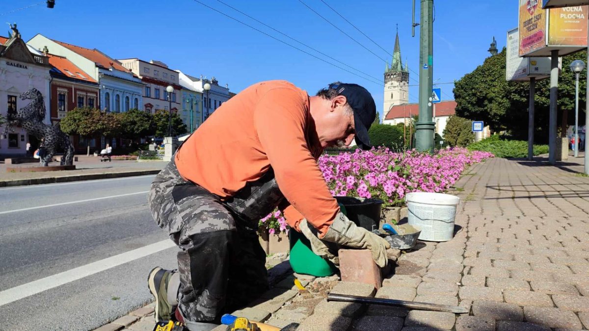 Aktivista z Prešova: Človek bez domova upratuje okolie rieky. Mesto sa o poriadok nevie postarať