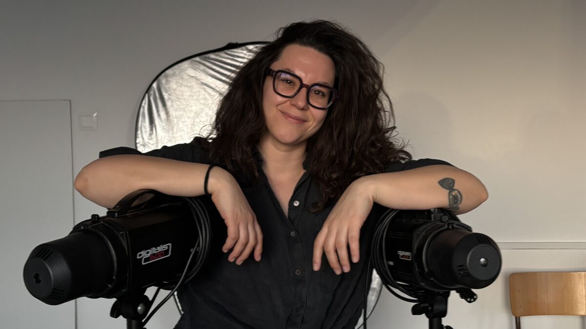Podcastt: Zachytiť všetko nie je dôležitejšie než zostať človekom, hovorí fotografka Magdaléna Tomalová